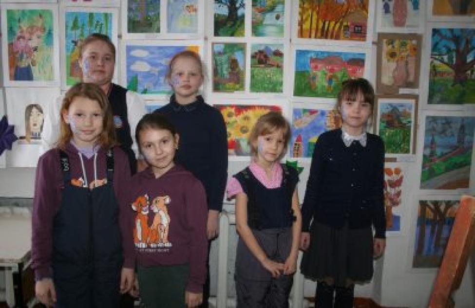 В Здвинской школе искусств рисовали узоры Зимушки-Зимы