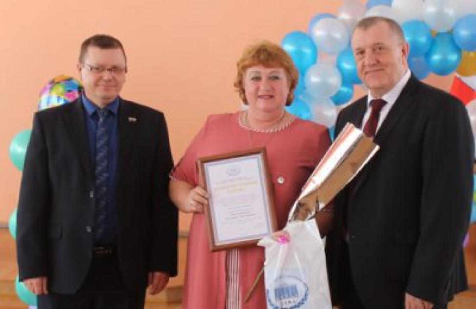 Четыре десятка работников культуры из Здвинского района награждены по случаю профессионального праздника