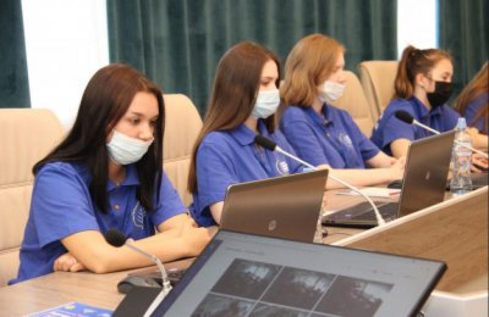 Более 200 общественных наблюдателей следят за объективностью проведения ЕГЭ в Новосибирской области