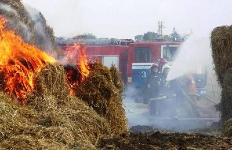 Сгорело сено в селе  Нижний Чулым Здвинского района