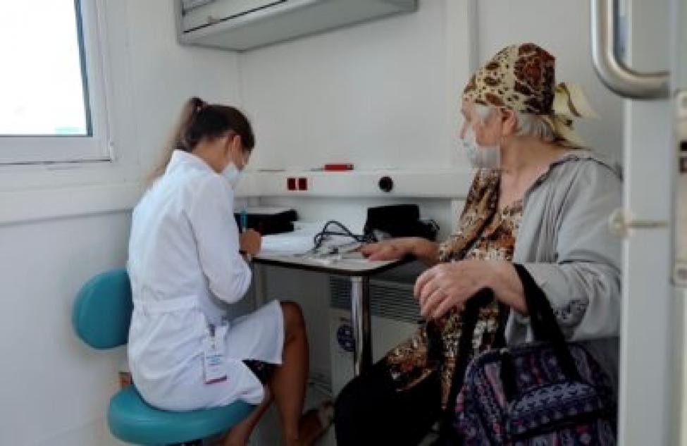 «Заботимся о здоровье вместе»: пройти вакцинацию и диспансеризацию в Новосибирской области можно в передвижных медицинских комплексах