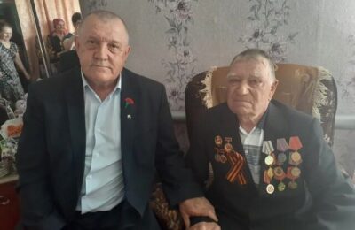 Барлакульского ветерана с 90-летием поздравили руководители района и сельсовета