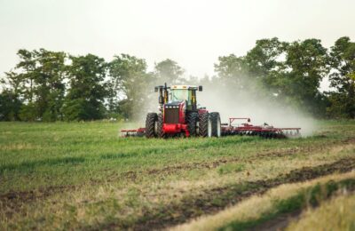 Аграрии Новосибирской области засеяли первую тысячу гектаров пшеницы