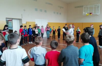 Верх-урюмские и лянинские школьники разучили народные игры