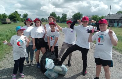 Очистили село от мусора петраковские школьники
