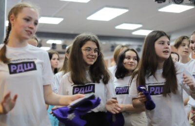 Здвинские школьники знакомятся в активистами Новосибирской области на профильной смене