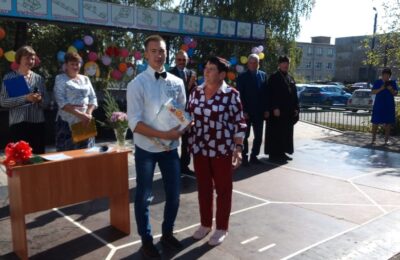 Студентов аграрного лицея, успешно проходивших практику в хозяйствах Здвинского района, наградили 1 сентября