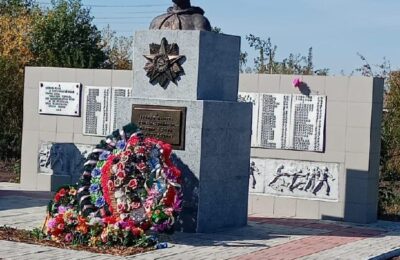 В Верх-Урюме отремонтировали монумент погибшим в годы Великой Отечественной войны