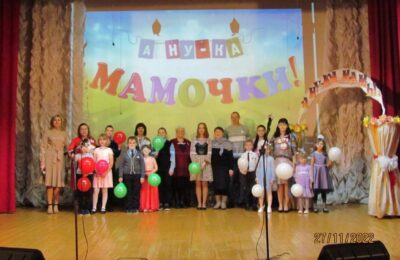 Виновниц торжества в День матери стали многодетные мамы села Старогорносталево Здвинского района