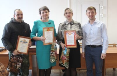 Награды получили люди разных специальностей, ежедневно решающие коммунальные проблемы в Здвинске