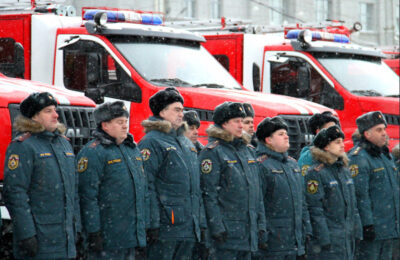 В торжественной обстановке спасатели Здвинского района получили новый спецавтомобиль