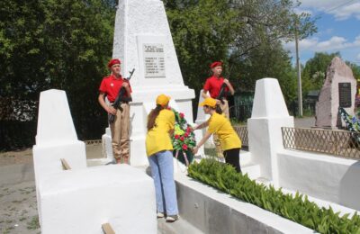 После реставрации в Здвинске открыли памятник «Борцам за власть Советов»