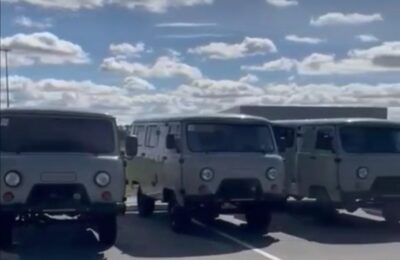 Восемь УАЗов отправили из Новосибирской области подшефным воинским подразделениям