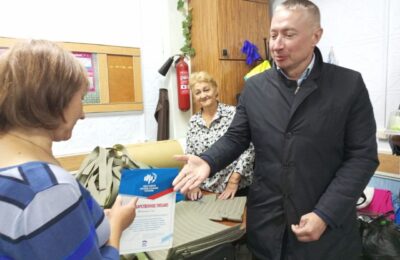 Пункт маскировочных сетей в Здвинске посетил депутат Заксобрания Виталий Новоселов