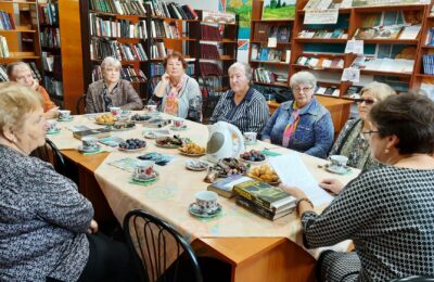 В Здвинской библиотеке прошло заседание литературного клуба «Собеседник»