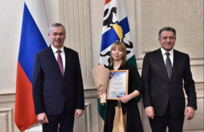 Андрей Травников наградил сельских учителей региона и Беловодского района ЛНР