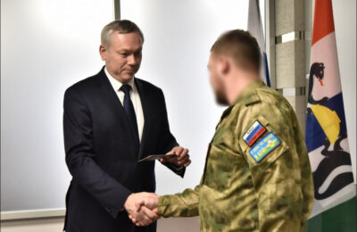 Губернатор вручил участникам СВО удостоверения «Ветеран боевых действий»