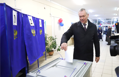 Губернатор Новосибирской области проголосовал на выборах президента РФ