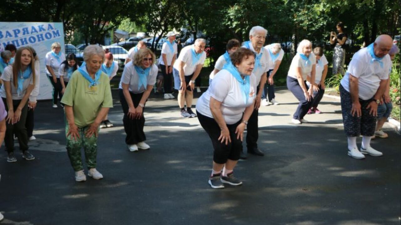 В Доме ветеранов Новосибирской области прошла зарядка с чемпионом -  Сельский Труженик