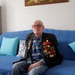 Активисты «Единой России» поздравляют ветеранов Великой Отечественной войны с наступающим Днем Победы