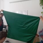 Студенты помогают в изготовлении носилок для военнослужащих