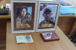 В Здвинске родственникам погибших участников СВО передали награды