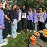 Волонтеры Здвинского района собрали яблоки для героев