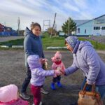 Малыши в Чулыме поздравляют старшее поколение