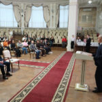 Глава Новосибирской области наградил волонтеров региона