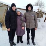 В Здвинске школьники помогли ветерану педагогического труда