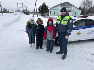 Сотрудники Госавтоинспекции провели профилактические мероприятия с детьми