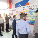 В Лянинской школе в День воссоединения Крыма с Россией организовали выставку