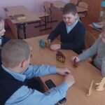 В Здвинском районе ребята из творческого кружка устроили кукольный театр