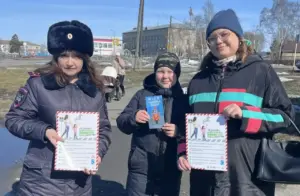 В Здвинске сотрудники Госавтоинспекции провели акцию о важности личного примера