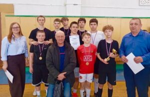 Первое место в мини-футболе заняла команда Здвинской школы № 1