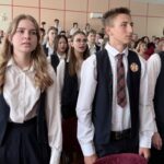 В школах Новосибирской области начались последние звонки