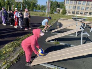 Второклассники Здвинской школы отметили окончание учебного года на природе