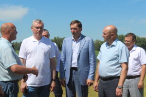 Рабочий визит губернатора Андрея Травникова в Здвинский район: итоги посевной и развитие АПК