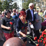 В Новосибирске возложили цветы в память о блокаде Ленинграда