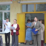 Учеников в Здвинске с новым учебным годом поздравила замглавы